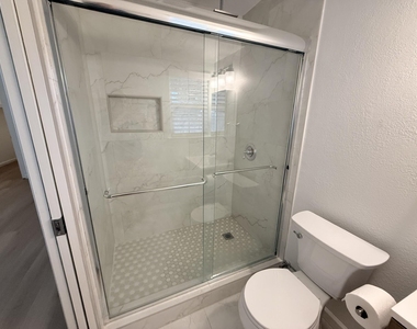 2704 Springlake Court - Photo Thumbnail 11
