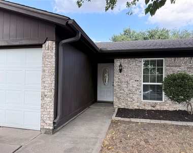 2704 Springlake Court - Photo Thumbnail 1