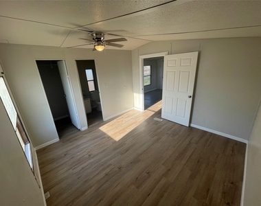 2901 Fm 604 - Photo Thumbnail 4