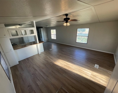 2901 Fm 604 - Photo Thumbnail 1