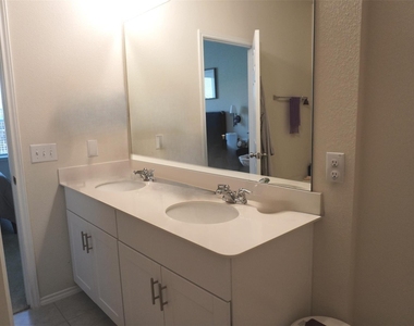 702 Indigo Road - Photo Thumbnail 7