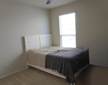 702 Indigo Road - Photo Thumbnail 9