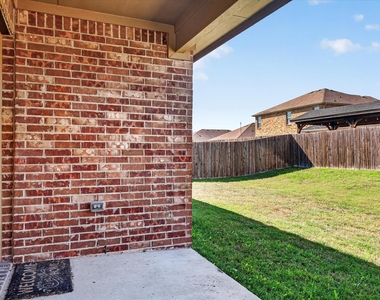 1049 Sewell Drive - Photo Thumbnail 19