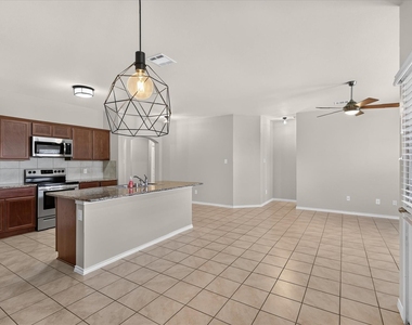 1049 Sewell Drive - Photo Thumbnail 9