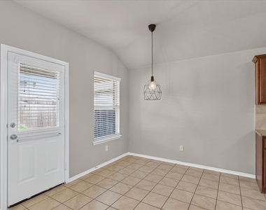 1049 Sewell Drive - Photo Thumbnail 8