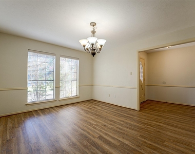 10 Cypress Court - Photo Thumbnail 7