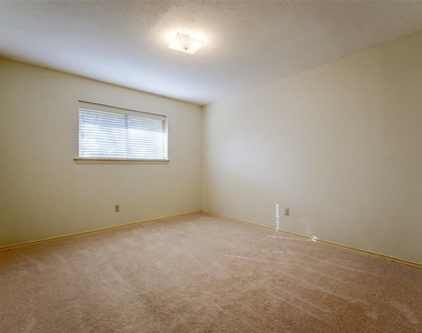 10 Cypress Court - Photo Thumbnail 22
