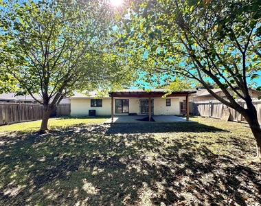 1035 Timberview Drive - Photo Thumbnail 12