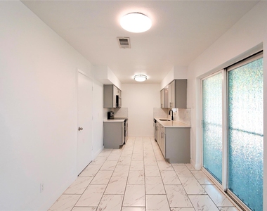 1035 Timberview Drive - Photo Thumbnail 2