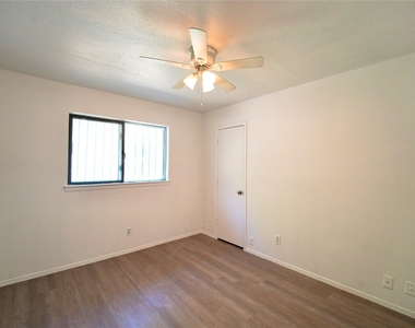 1035 Timberview Drive - Photo Thumbnail 8