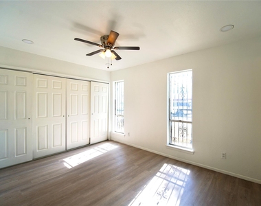 1035 Timberview Drive - Photo Thumbnail 6