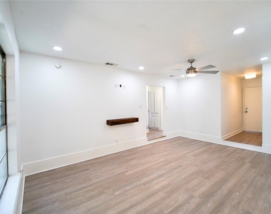 1035 Timberview Drive - Photo Thumbnail 4
