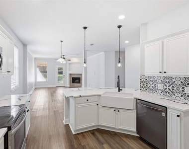 315 Londonderry Lane - Photo Thumbnail 14