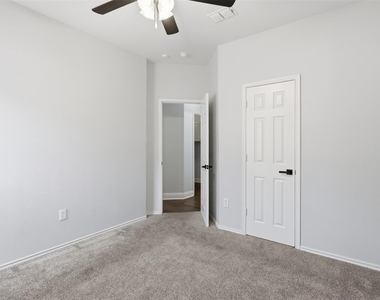 315 Londonderry Lane - Photo Thumbnail 26
