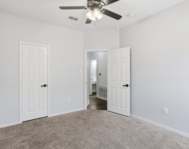 315 Londonderry Lane - Photo Thumbnail 28