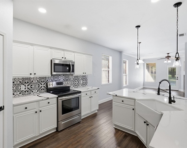 315 Londonderry Lane - Photo Thumbnail 12