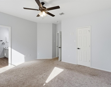 315 Londonderry Lane - Photo Thumbnail 20