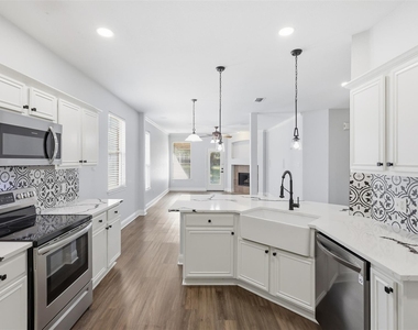 315 Londonderry Lane - Photo Thumbnail 13