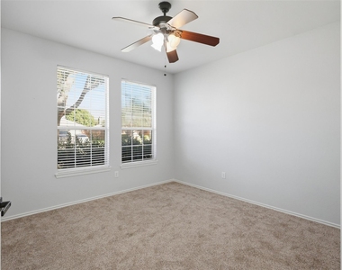 315 Londonderry Lane - Photo Thumbnail 18