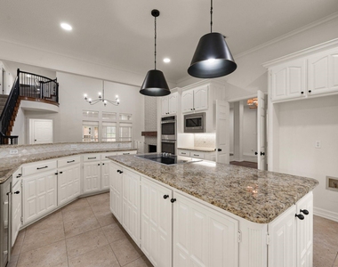 5302 Maple Lane - Photo Thumbnail 17