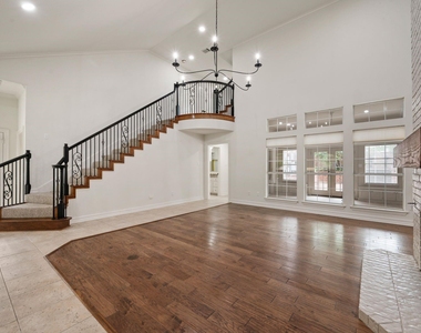 5302 Maple Lane - Photo Thumbnail 10