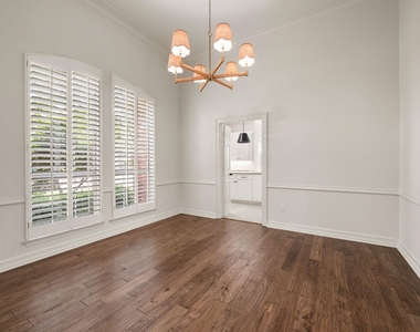 5302 Maple Lane - Photo Thumbnail 6
