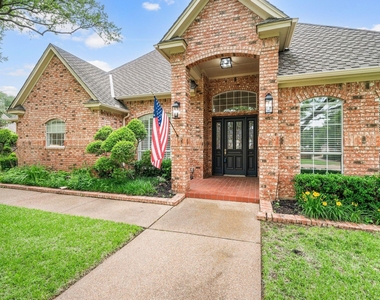 5302 Maple Lane - Photo Thumbnail 3