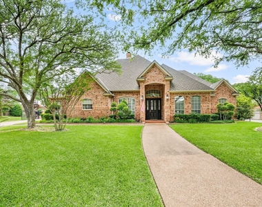 5302 Maple Lane - Photo Thumbnail 2