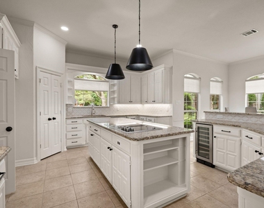 5302 Maple Lane - Photo Thumbnail 16