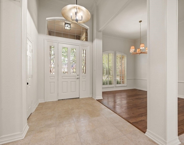 5302 Maple Lane - Photo Thumbnail 4