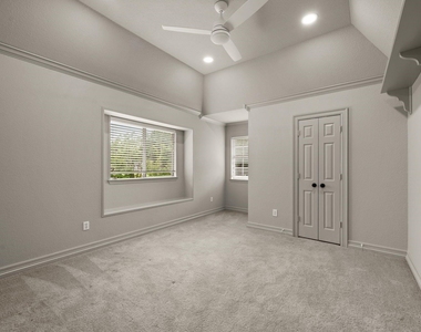 5302 Maple Lane - Photo Thumbnail 31