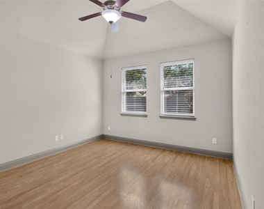 204 Saxon Street - Photo Thumbnail 23