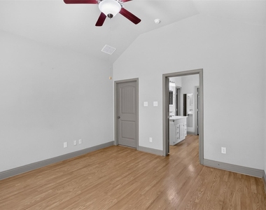 204 Saxon Street - Photo Thumbnail 15