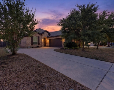 204 Saxon Street - Photo Thumbnail 1