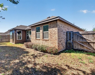 204 Saxon Street - Photo Thumbnail 29