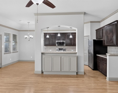 204 Saxon Street - Photo Thumbnail 12