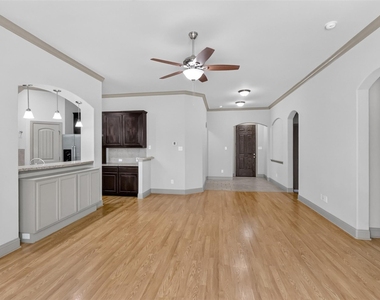 204 Saxon Street - Photo Thumbnail 4