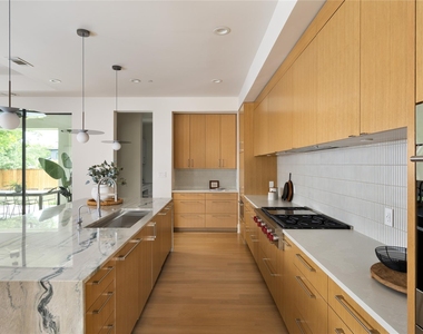 7522 Midbury Drive - Photo Thumbnail 10