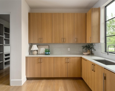 7522 Midbury Drive - Photo Thumbnail 11