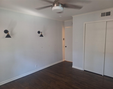 6131 Bandera Avenue - Photo Thumbnail 27