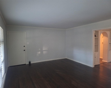 6131 Bandera Avenue - Photo Thumbnail 8