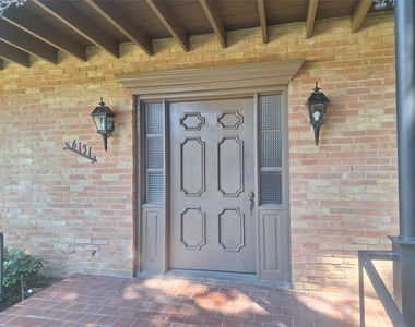 6131 Bandera Avenue - Photo Thumbnail 3