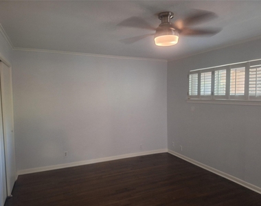 6131 Bandera Avenue - Photo Thumbnail 20