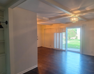 6131 Bandera Avenue - Photo Thumbnail 14