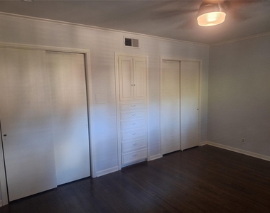 6131 Bandera Avenue - Photo Thumbnail 19