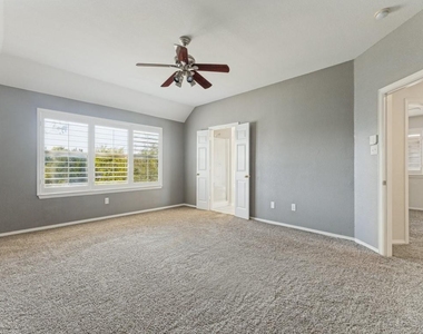 5404 Pecan Creek Circle - Photo Thumbnail 10