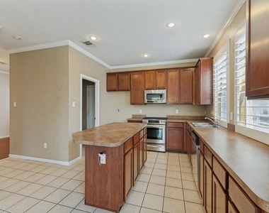 5404 Pecan Creek Circle - Photo Thumbnail 8