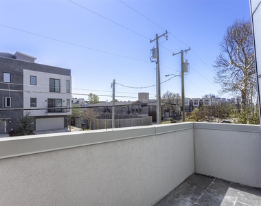 4703 Munger Avenue - Photo Thumbnail 29