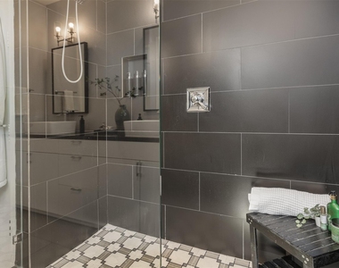 4703 Munger Avenue - Photo Thumbnail 19