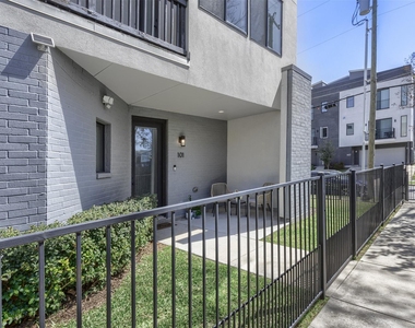 4703 Munger Avenue - Photo Thumbnail 31